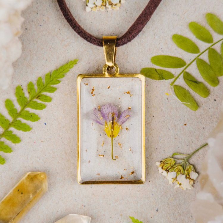 Průhledný náhrdelník s řeřišnicí - Barva: Zlatá