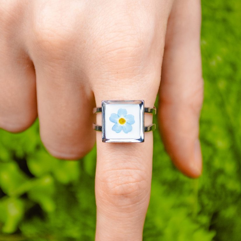 Adjustable Ring with Forget-Me-Not