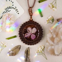 Dřevěný náhrdelník s hortenzií