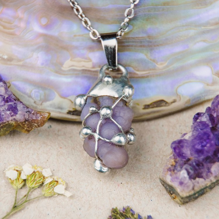 Cínový náhrdelník s hroznovým chalcedonem č.7