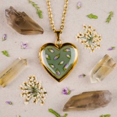 Srdíčkový medailonek s vřesem