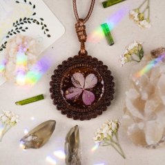 Dřevěný náhrdelník s hortenzií