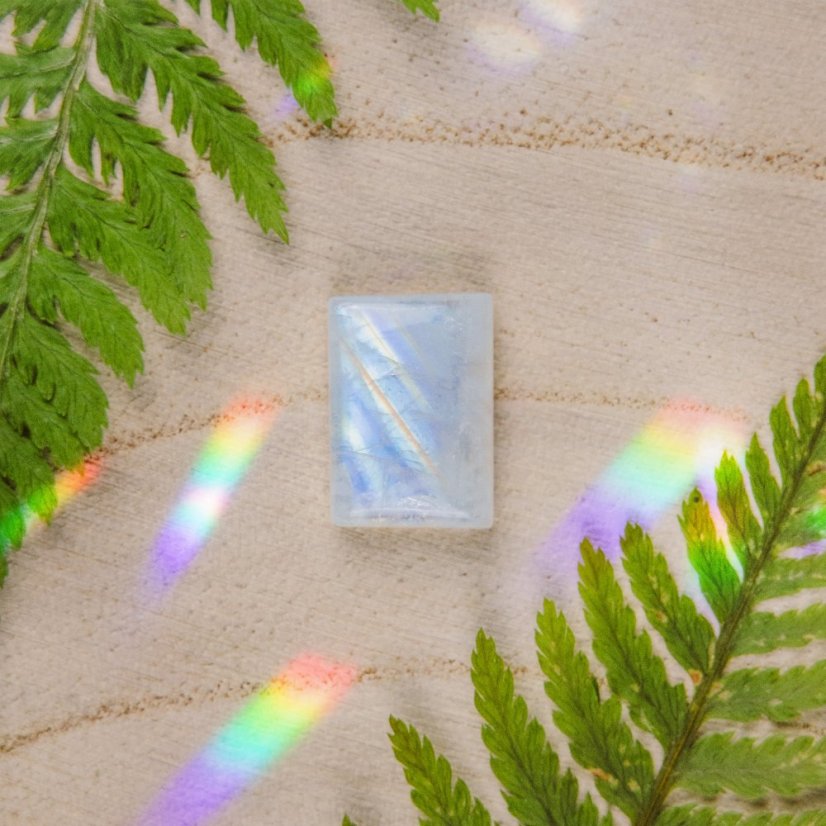 Měsíční kámen - kabošon