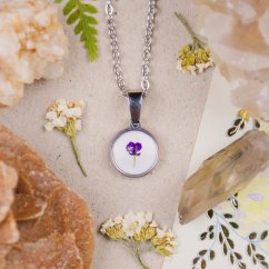 Necklace with Viburnum
