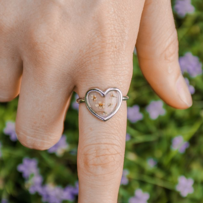 Nastavitelný minimalistický prsten s krabilicí - Barva: Stříbrná