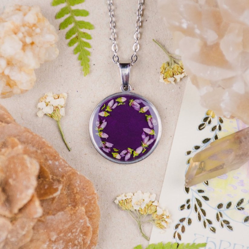 Náhrdelník s vřesem