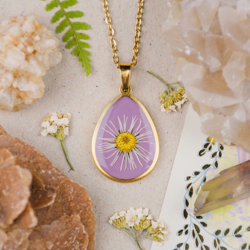 Náhrdelník se sedmikráskou