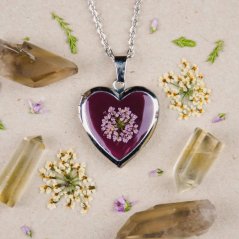 Srdíčkový medailonek s krabilicí