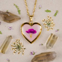 Srdíčkový medailonek s trávničkou